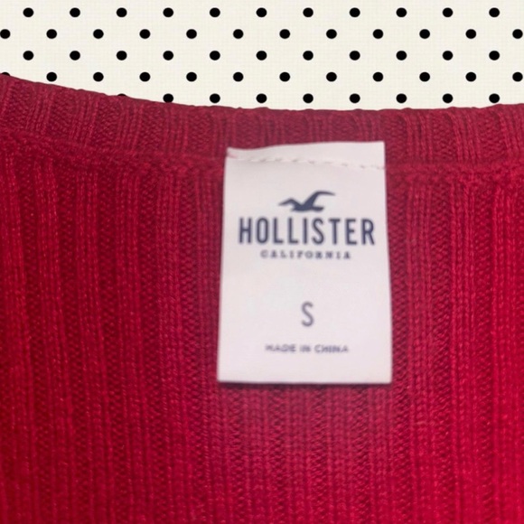 Red Hollister Co. long sleeve top ❄️ - Picture 2 of 4